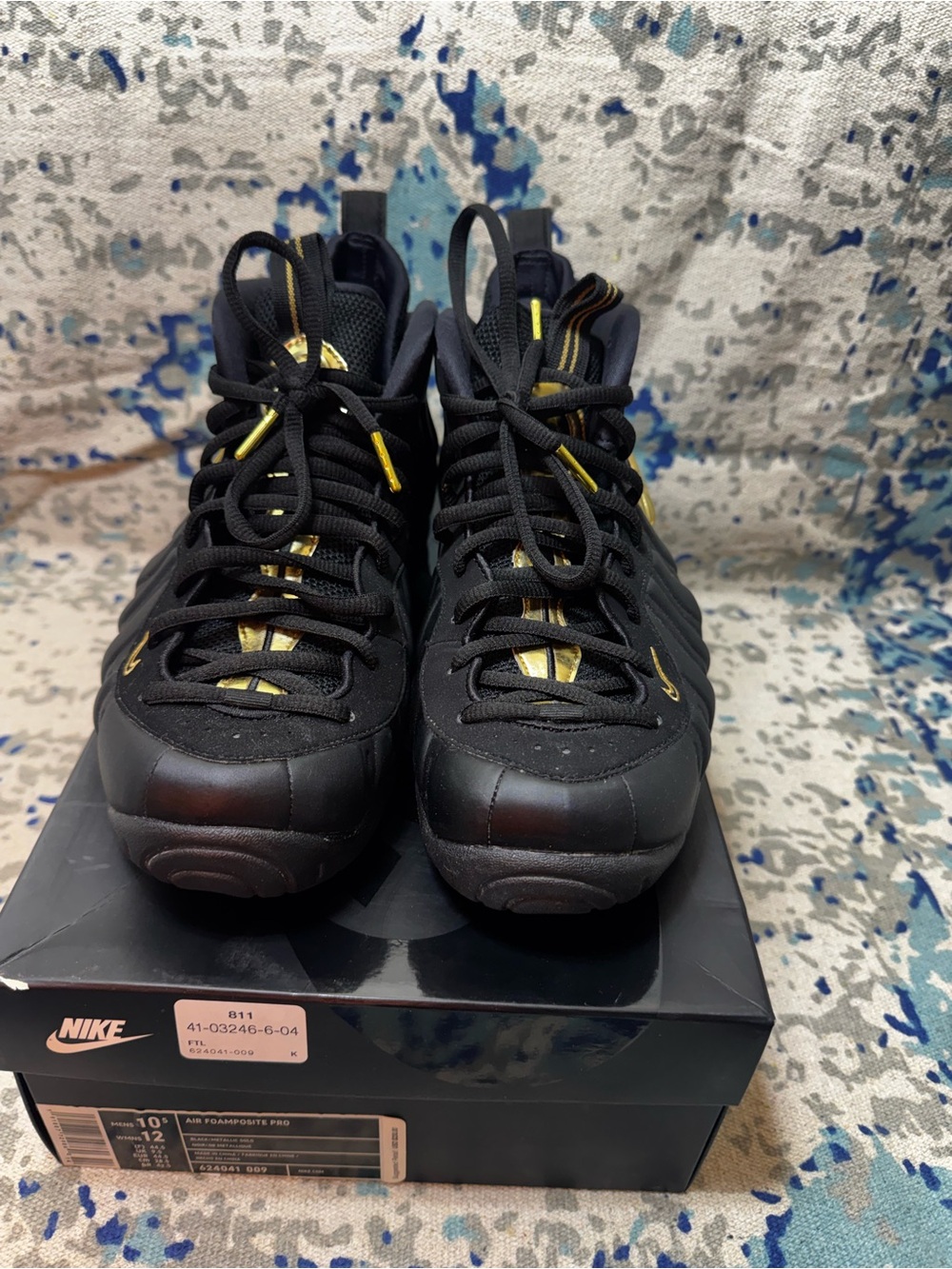 Nike Black and Gold Foamposite pro Sneakers